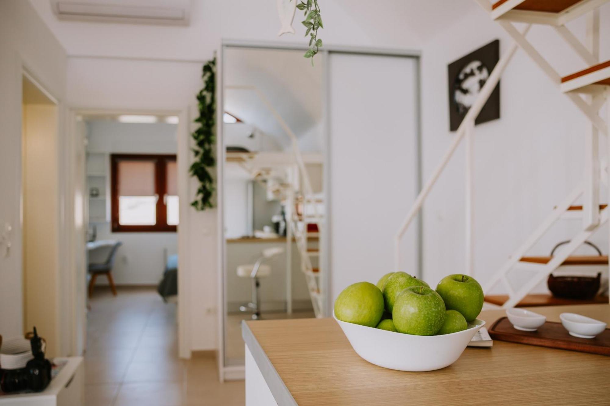 Sun Stories Suites Vóthon 外观 照片