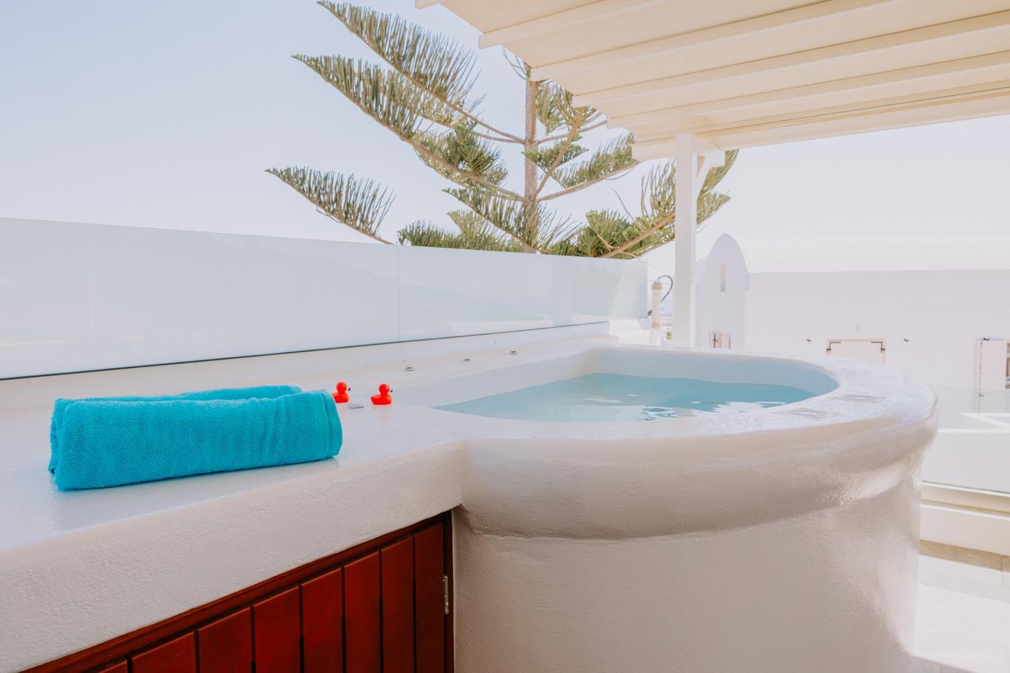 Sun Stories Suites Vóthon 外观 照片